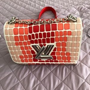 Louis Vuitton handbag Twist MM Chain Bag Limited